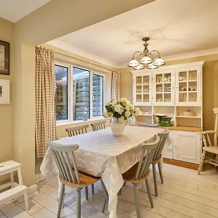 Host And - 36 Hardy Meadows Holiday home Grassington